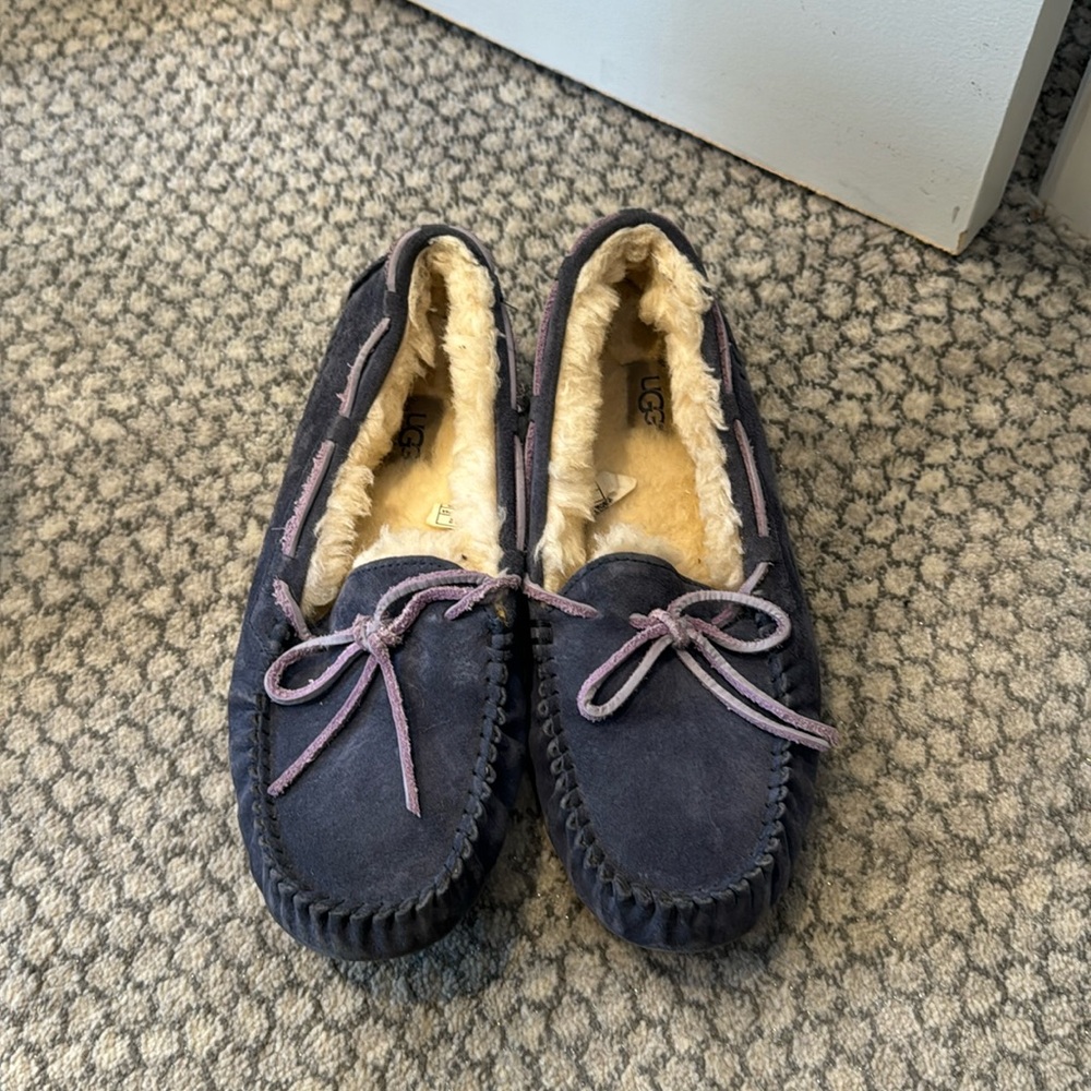 Ugg slippers women’s size 8